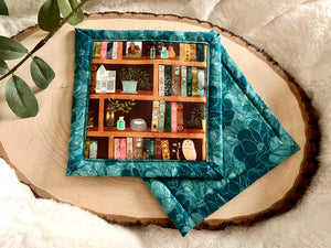 “Antique bookshelf” Mug Rug